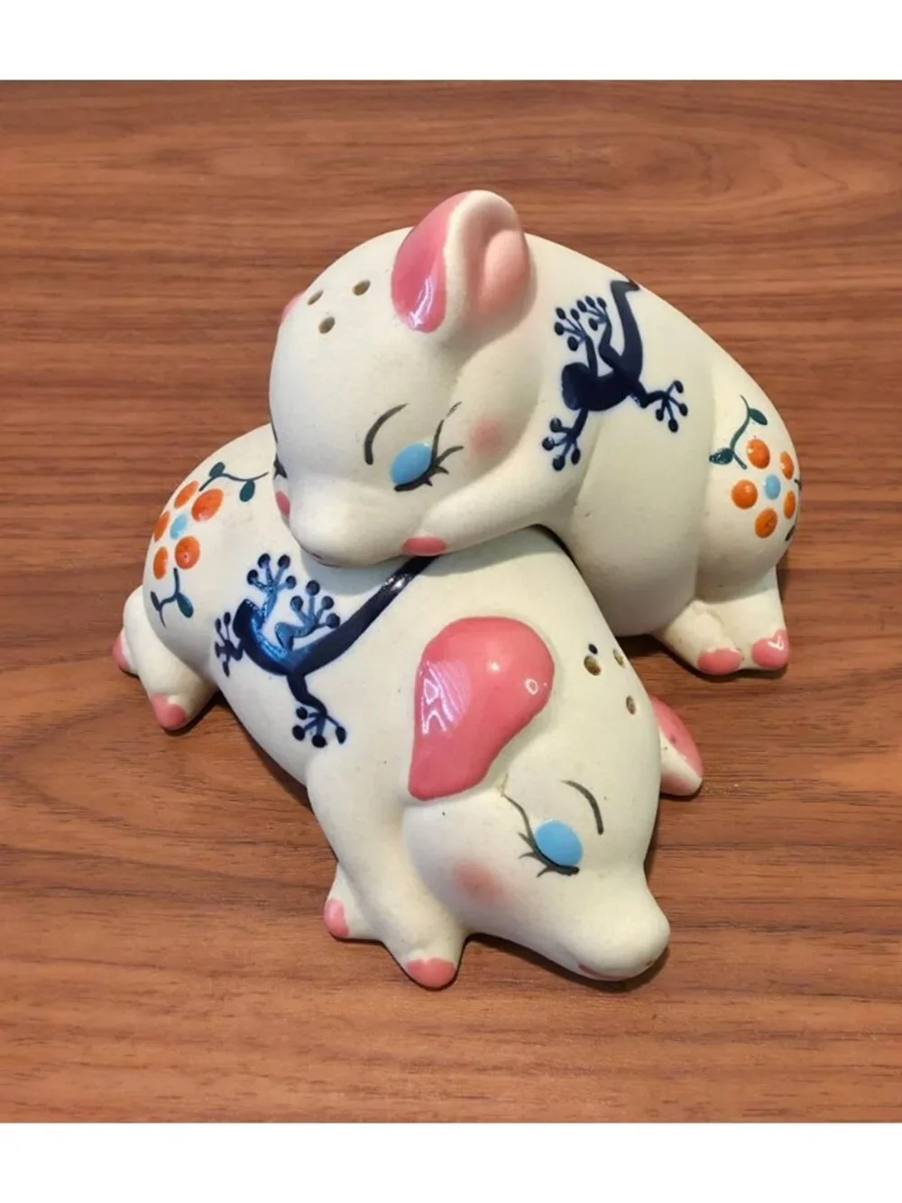 Vintage Hand-Painted Ceramic Pig Salt & Pepper Shakers w/ Gecko & Floral Design